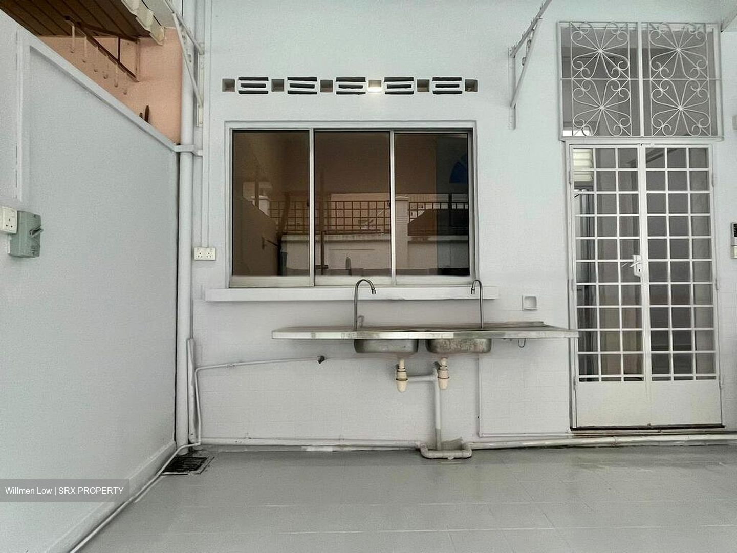 Lowland Road (D19), Terrace #464667011